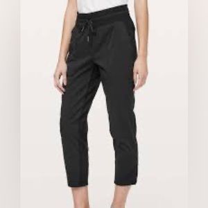 Size 6 lululemon cropped dance studio joggers